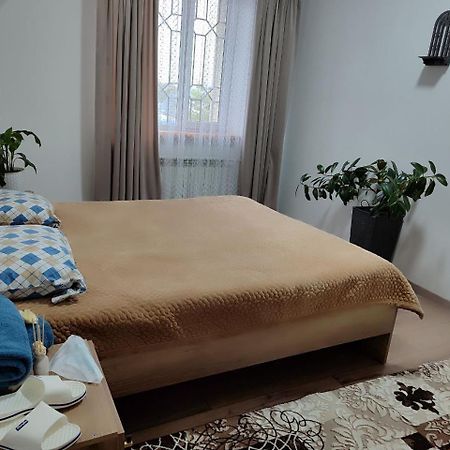 Amanat Guest House Biskek Kültér fotó