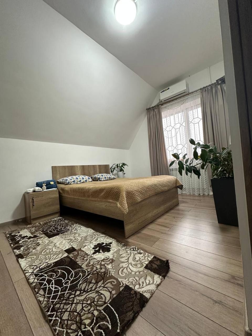 Amanat Guest House Biskek Kültér fotó