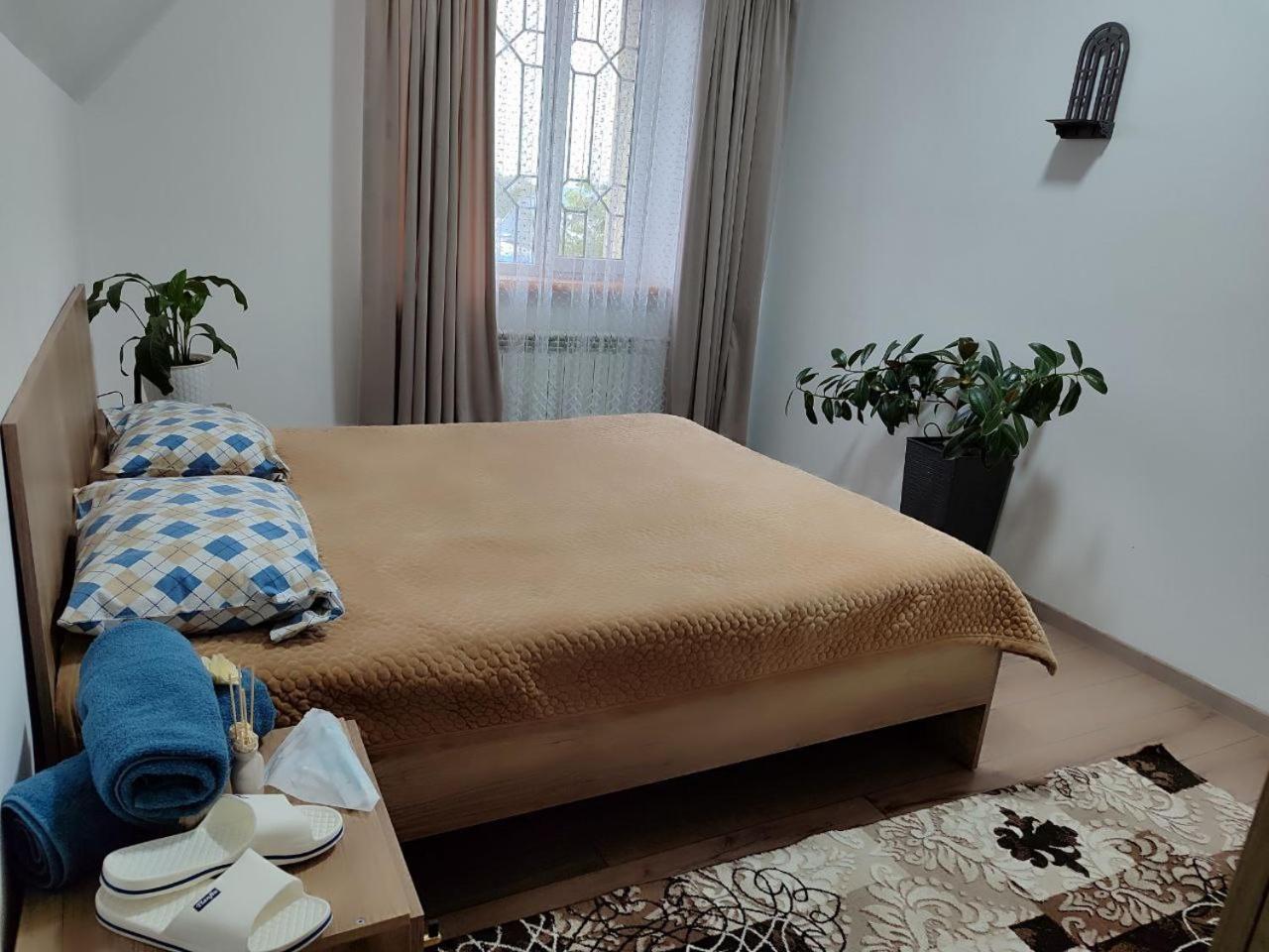 Amanat Guest House Biskek Kültér fotó