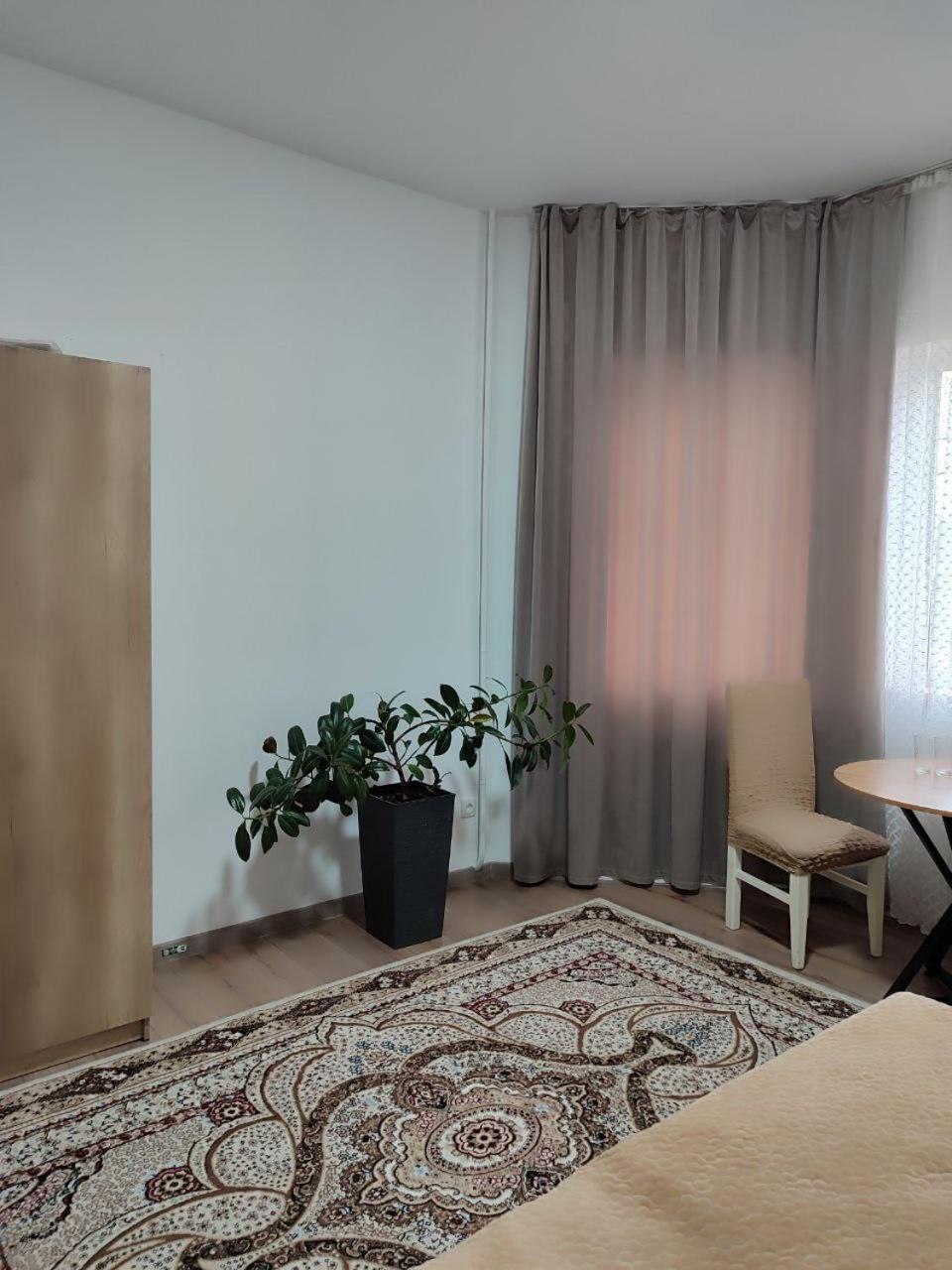 Amanat Guest House Biskek Kültér fotó