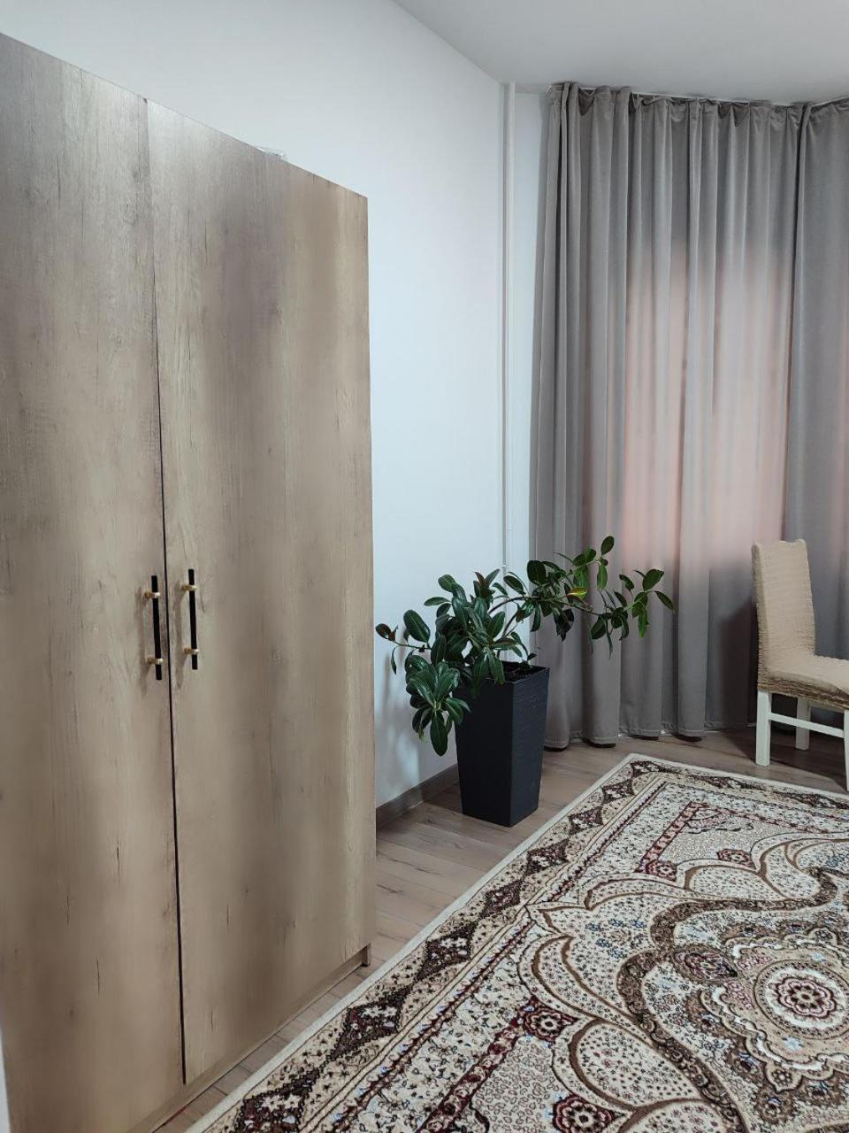 Amanat Guest House Biskek Kültér fotó