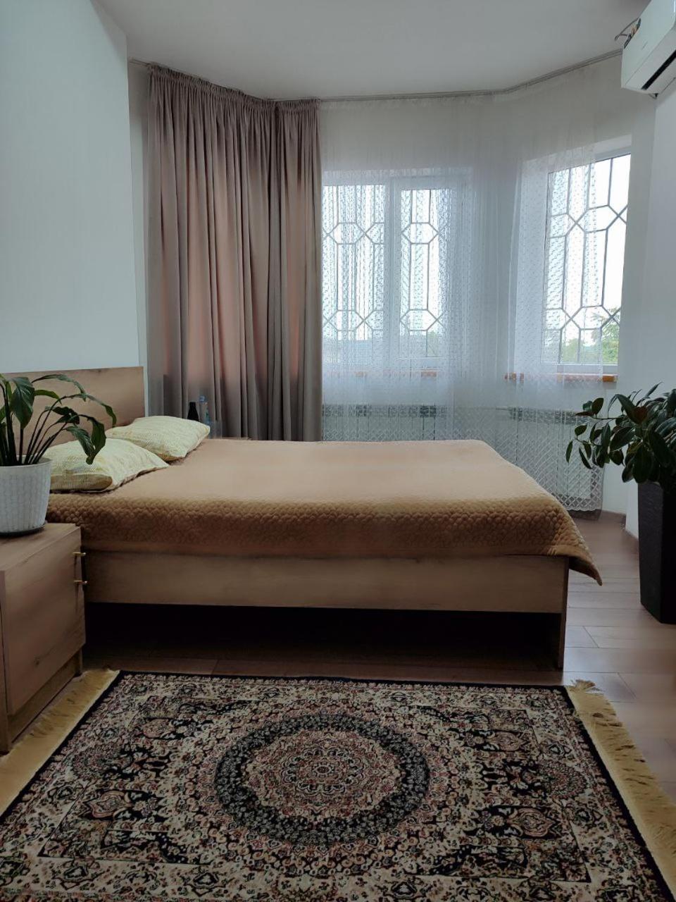 Amanat Guest House Biskek Kültér fotó