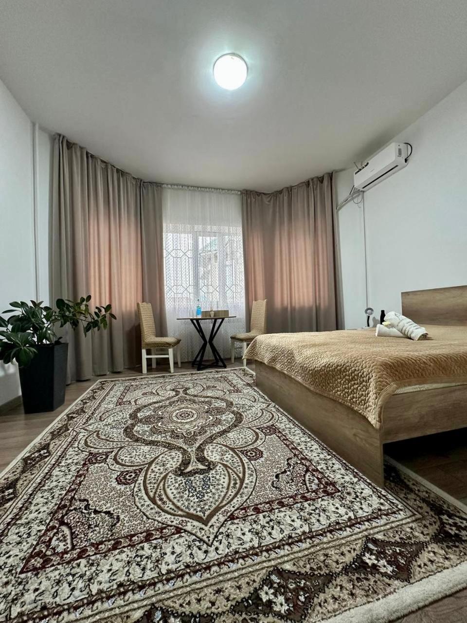 Amanat Guest House Biskek Kültér fotó