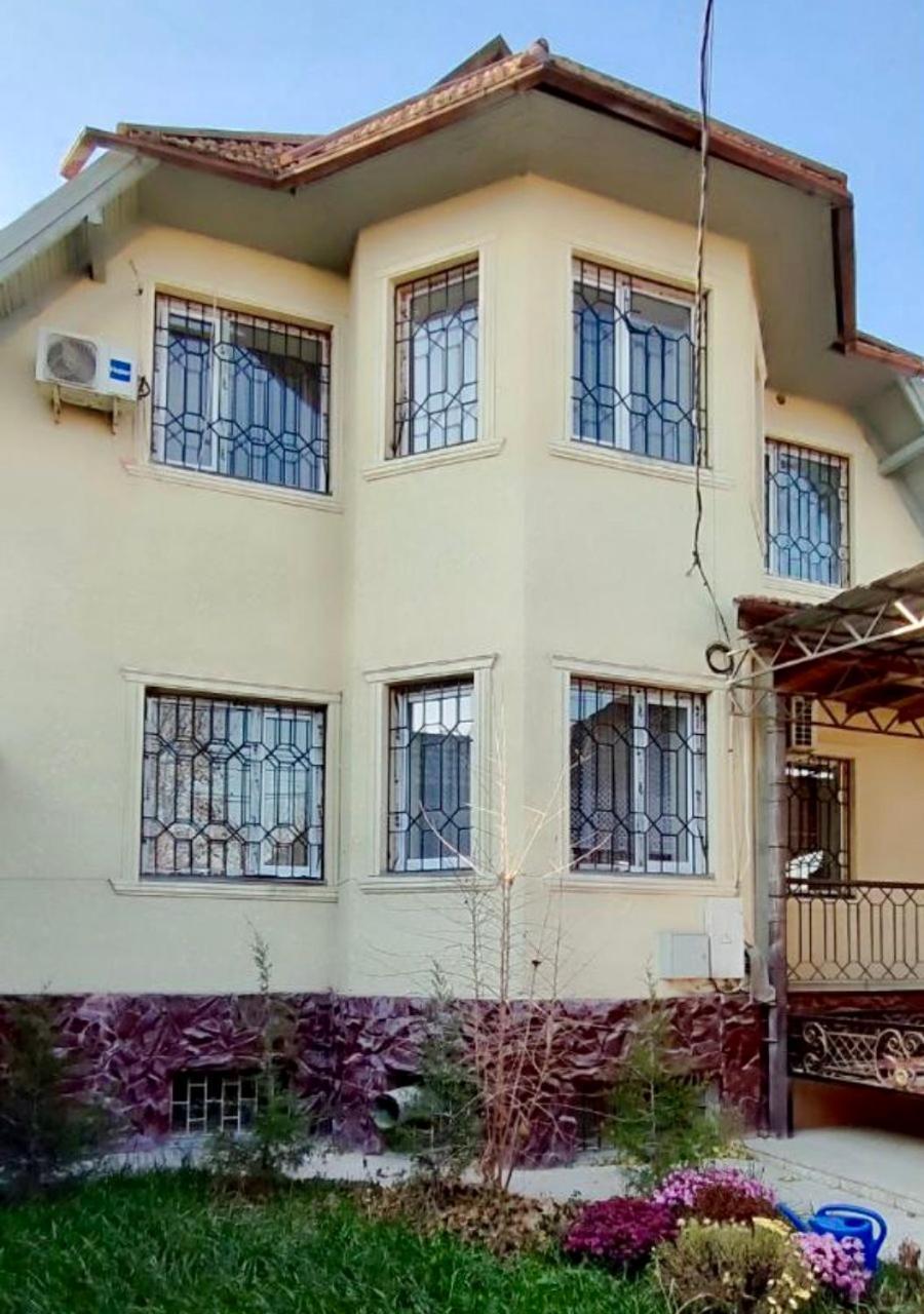 Amanat Guest House Biskek Kültér fotó