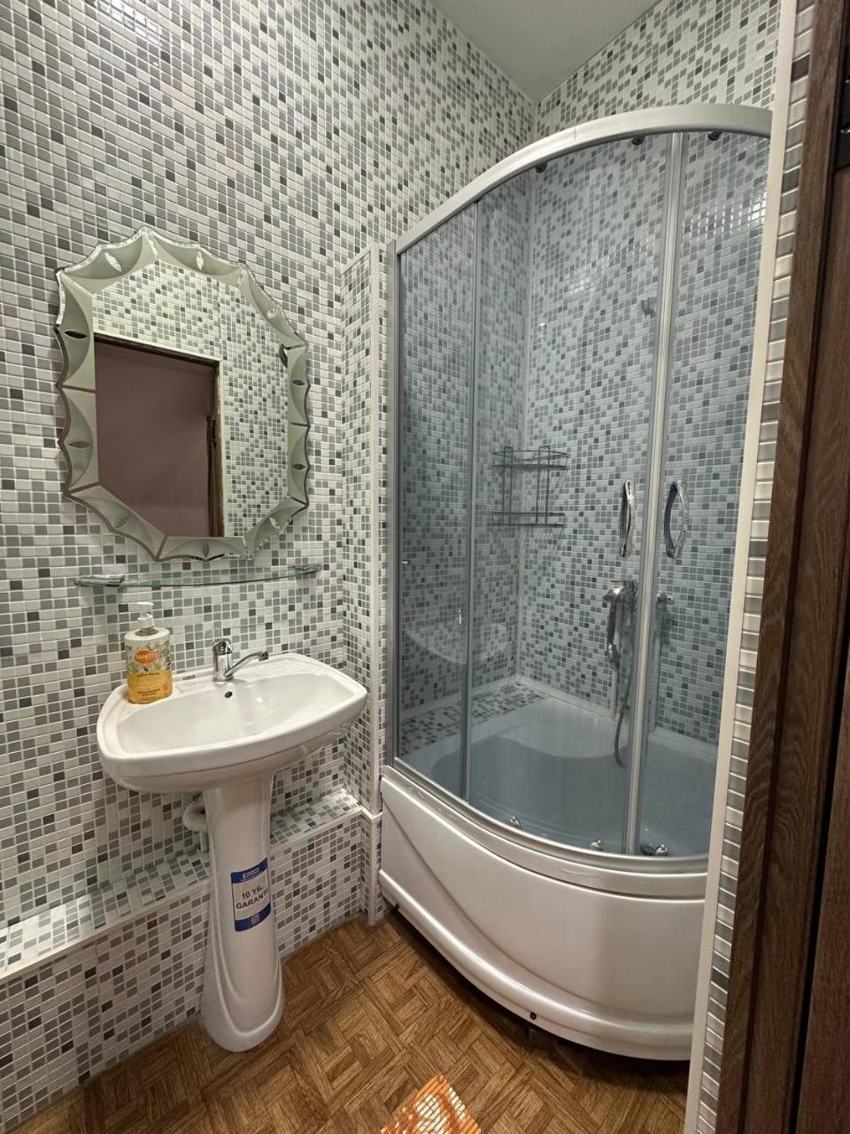 Amanat Guest House Biskek Kültér fotó