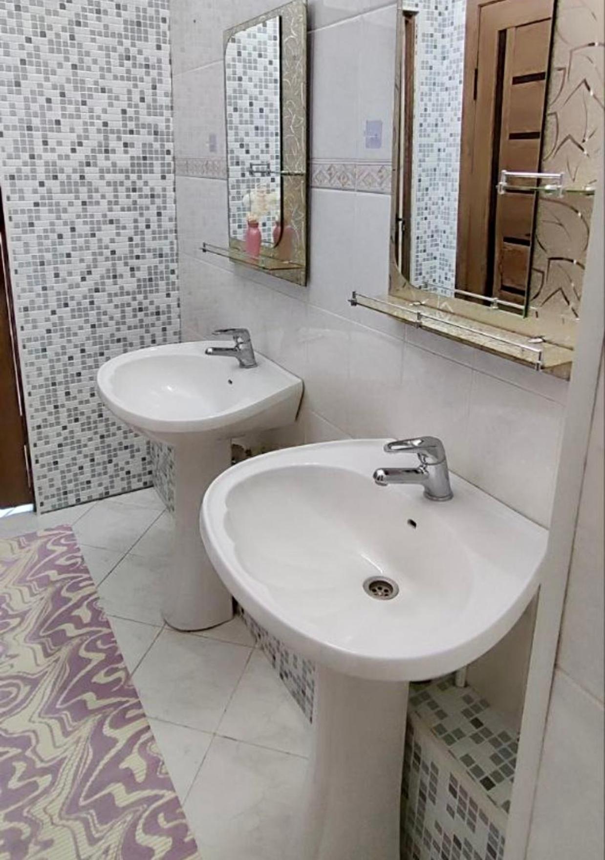 Amanat Guest House Biskek Kültér fotó